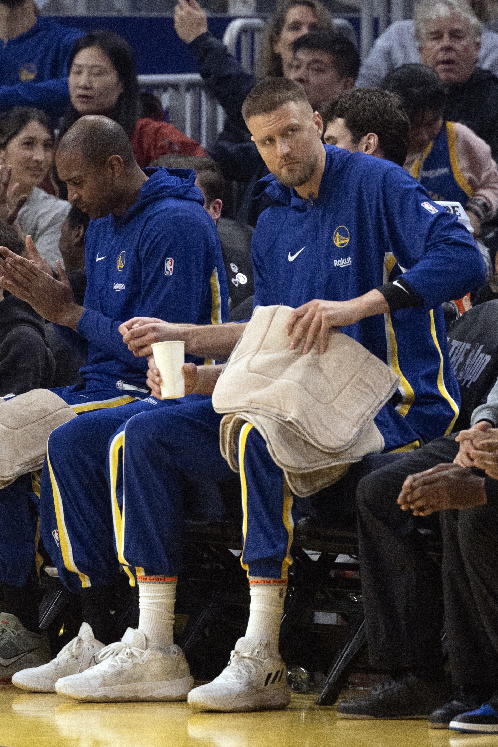 华体会官网入口-不容易啊！勇士挑战联盟第一雷霆 波津因病缺席6场后迎来复出！