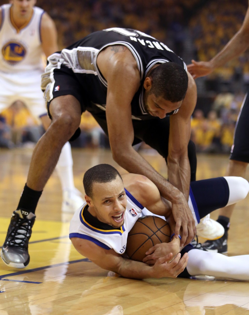 hth华体官方登录-下场准备超邓肯！库里替补4记三分贡献17分5板2助1断